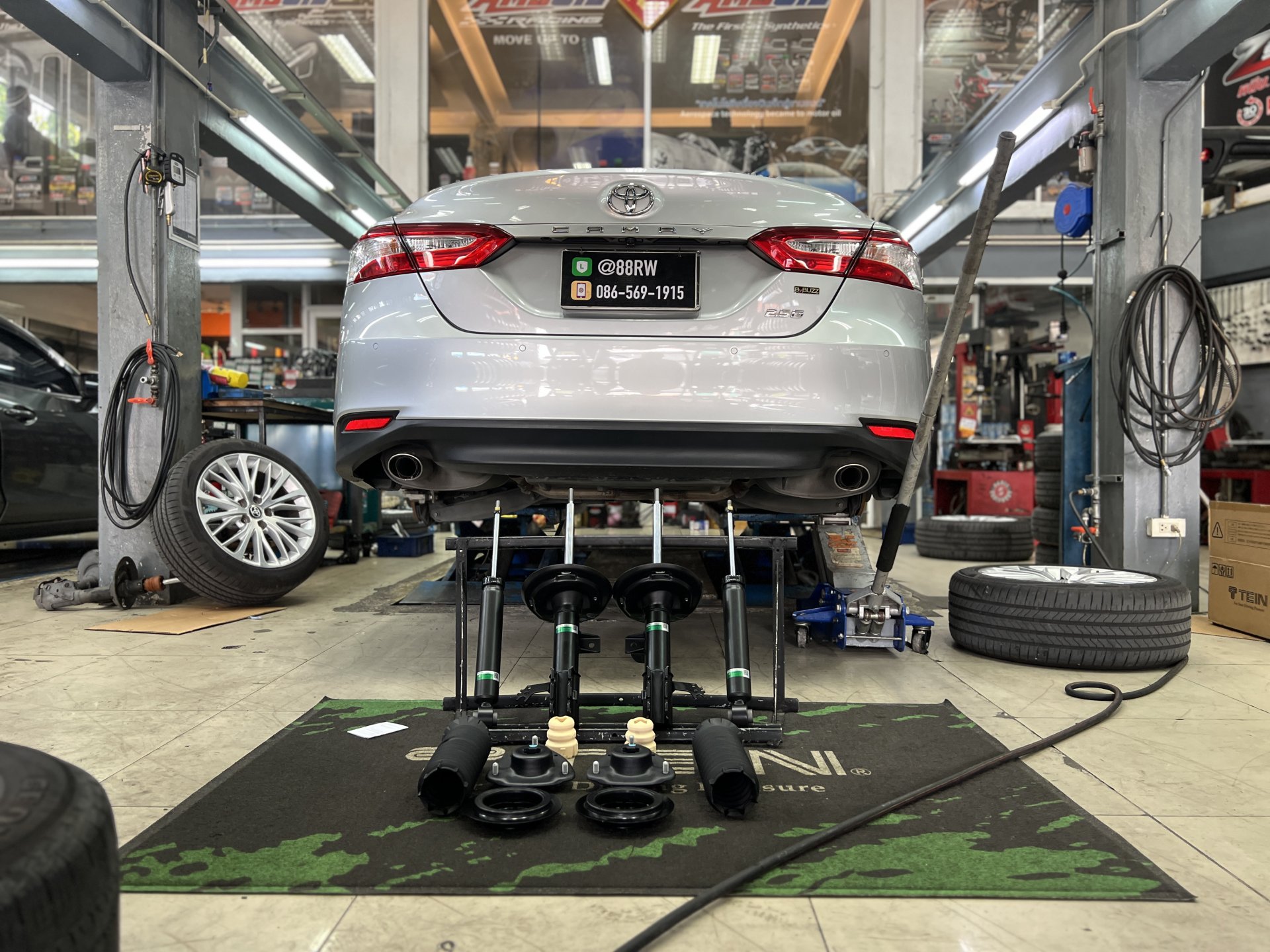 ติดตั้งโช้คอัพ TEIN EnduraPro Basic พร้อมอะไหล่ส่วนควบครบชุด สำหรับ Toyota Camry ASV70 รอบ service 120,000 กม. ที่ร้านยางเจริญรุ่งเรือง นนทบุรี บำรุงช่วงล่างเชิงป้องกัน พร้อมตั้งศูนย์ Hunter 3D ติดตั้งโช้คอัพ TEIN EnduraPro Basic พร้อมอะไหล่ส่วนควบครบชุด สำหรับ Toyota Camry ASV70 รอบ service 120,000 กม. ที่ร้านยางเจริญรุ่งเรือง นนทบุรี บำรุงช่วงล่างเชิงป้องกัน พร้อมตั้งศูนย์ Hunter 3D