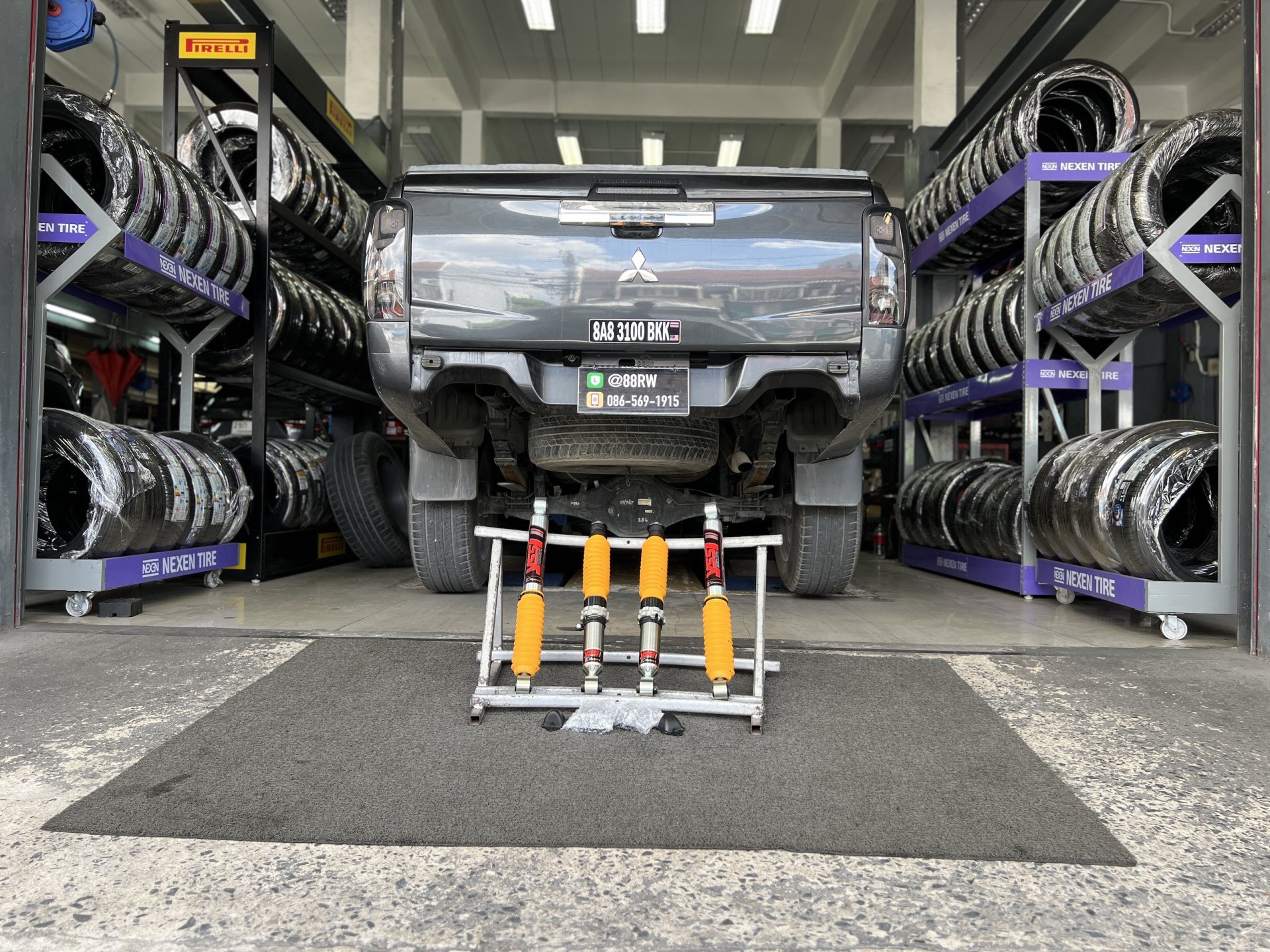 ติดตั้งโช้คอัพ YSS E-Series สำหรับ Mitsubishi Triton 2019 ที่ร้านยางเจริญรุ่งเรือง นนทบุรี เปลี่ยนโช้คอัพใช้งานแทนชุดเดิม ระบบ VVSC อัตโนมัติ พร้อมตั้งศูนย์ Hunter 3D ติดตั้งโช้คอัพ YSS E-Series สำหรับ Mitsubishi Triton 2019 ที่ร้านยางเจริญรุ่งเรือง นนทบุรี เปลี่ยนโช้คอัพใช้งานแทนชุดเดิม ระบบ VVSC อัตโนมัติ พร้อมตั้งศูนย์ Hunter 3D
