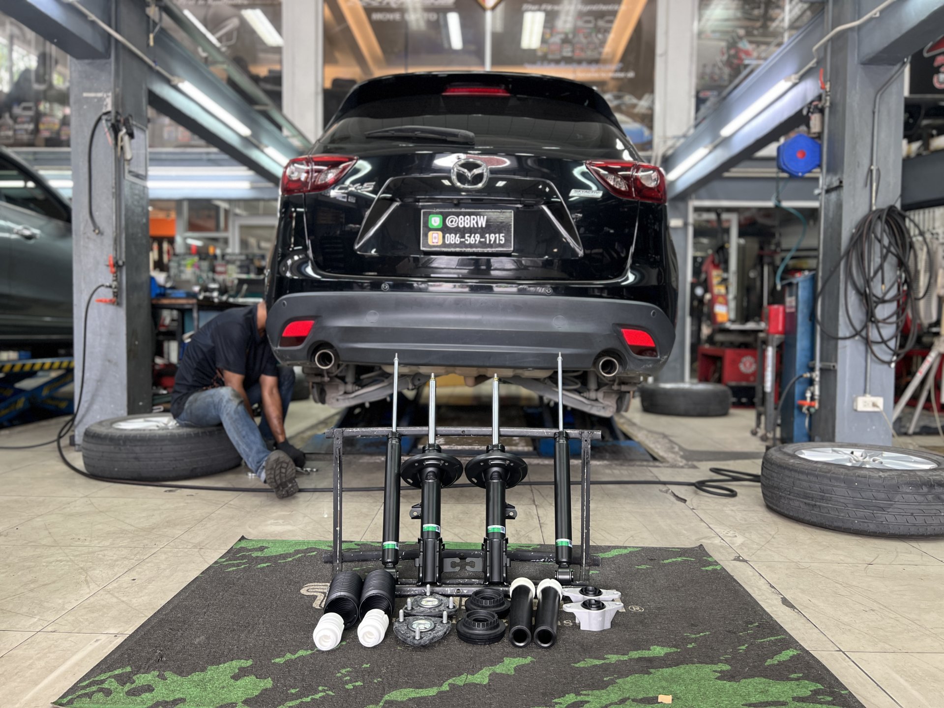 ติดตั้งโช้คอัพ TEIN EnduraPro Basic พร้อมอะไหล่ส่วนควบครบชุด สำหรับ Mazda CX-5 KE ระยะ 200,000 กม. ที่ร้านยางเจริญรุ่งเรือง นนทบุรี คืนความนุ่มนวลให้ช่วงล่าง พร้อมตั้งศูนย์ Hunter 3D ติดตั้งโช้คอัพ TEIN EnduraPro Basic พร้อมอะไหล่ส่วนควบครบชุด สำหรับ Mazda CX-5 KE ระยะ 200,000 กม. ที่ร้านยางเจริญรุ่งเรือง นนทบุรี คืนความนุ่มนวลให้ช่วงล่าง พร้อมตั้งศูนย์ Hunter 3D