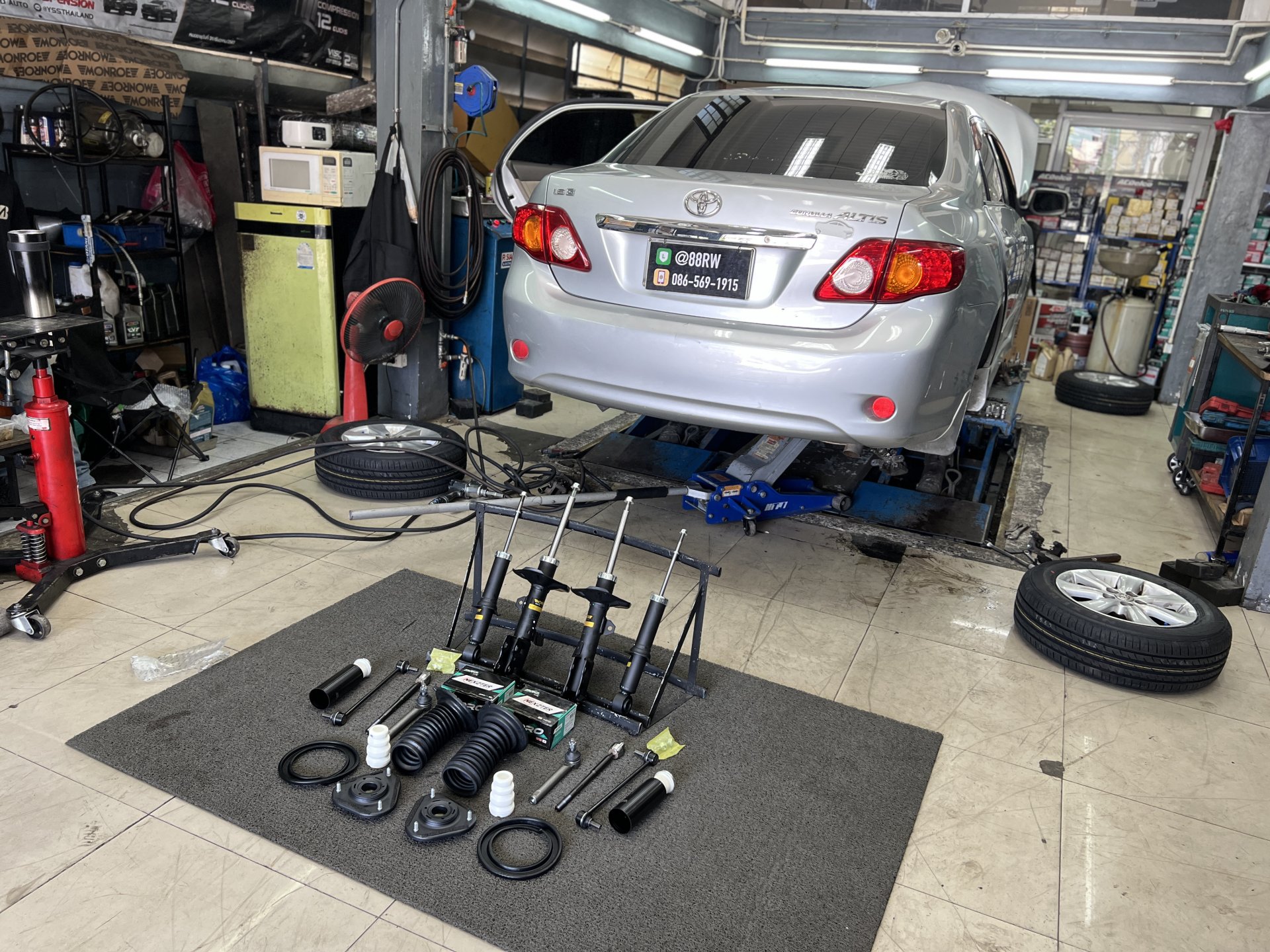 ซ่อมช่วงล่างครั้งใหญ่ Toyota Altis 2008 ระยะ 200,000 กม. ที่ร้านยางเจริญรุ่งเรือง นนทบุรี เปลี่ยนโช้คอัพ Monroe OE Spectrum ผ้าเบรก Nexzter Pro Spec และลูกหมากตอง5 ญี่ปุ่น 3 จุด พร้อมตั้งศูนย์ Hunter 3D ซ่อมช่วงล่างครั้งใหญ่ Toyota Altis 2008 ระยะ 200,000 กม. ที่ร้านยางเจริญรุ่งเรือง นนทบุรี เปลี่ยนโช้คอัพ Monroe OE Spectrum ผ้าเบรก Nexzter Pro Spec และลูกหมากตอง5 ญี่ปุ่น 3 จุด พร้อมตั้งศูนย์ Hunter 3D