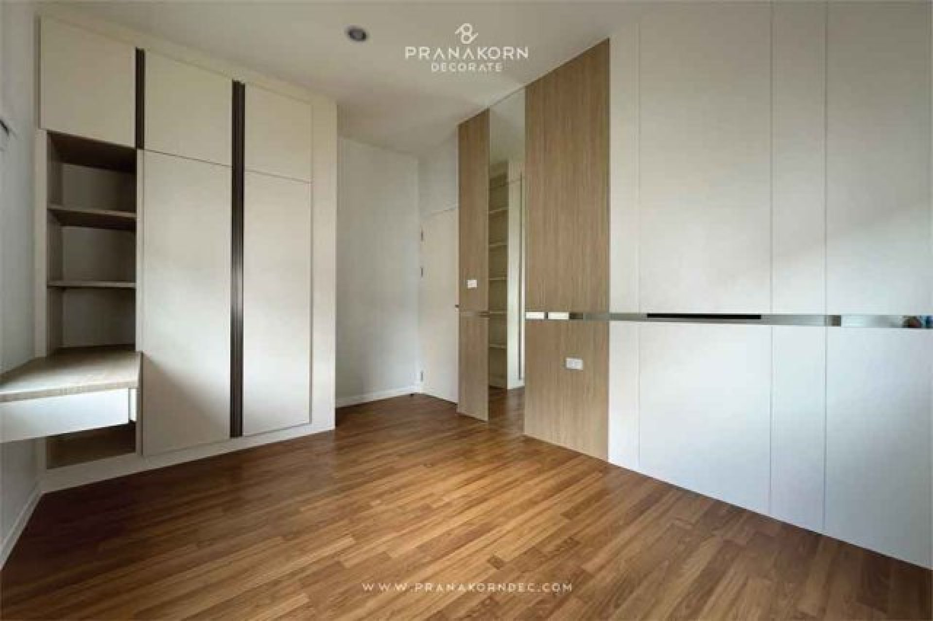 บิ้วอินบ้านสไตล์ Minimal Luxury เรียบแต่แพง เทคนิคการซ่อนฟังก์ชันที่ทำให้บ้านดูโล่ง บิ้วอินบ้านสไตล์ Minimal Luxury เรียบแต่แพง เทคนิคการซ่อนฟังก์ชันที่ทำให้บ้านดูโล่ง