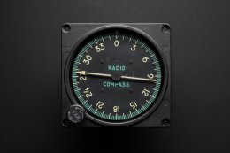 แสงสว่างบนข้อมือ Bell & Ross BR03-92 Bi-Compass