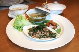 “เสน่ห์จันทน์” รังสรรค์มื้อกลางวันตำรับไทย อิ่มอร่อยครบรส