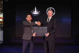 เบนซ์ ต่อสัญญา ธนบุรีประกอบรถยนต์ ฉลองประกอบรถยนต์ครบแสนคัน