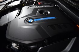 BMW ซีรี่ส์ 7 โฉมใหม่ มาพร้อมเทคโนโลยี iPerformance  และ M Performance