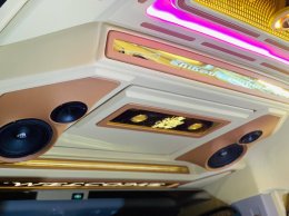 commuterหน้ายาว หลังคาแปะ 5 ชิ้น อะคริลิค