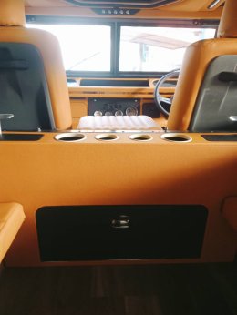 รถสะสม Land rover ทำภายในใหม่สวยๆ
