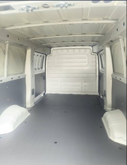 รถตู้ทึบ Wuling ปูพื้น อะลูมิเนียม ลาย ตีนเป็ด