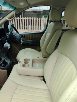 Hyundai h1 ติดจอแอนดรอย และหุ้มหนังเบาะกับหลังคาใหม่
