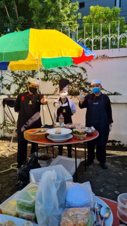 โต๊ะจีนจักรพรรดิ์ มื้ออาหารกลางวันสุดพิเศษ