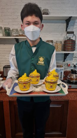 โต๊ะจีนจักรพรรดิ์ มื้ออาหารกลางวันสุดพิเศษ