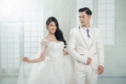 รีวิวชุดแต่งงานโดยนางแบบและนายแบบ