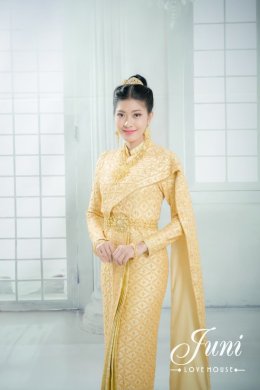 รีวิวชุดแต่งงานโดยนางแบบและนายแบบ