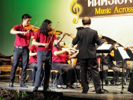 โครงการร้องรำทำเพลงเทิดพระเกียรติฯ