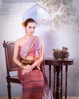 จัดเต็มชุดไทยไม่ซ้ำ 31 วัน บุพเพสันนิวาส กับ แม่หญิงการะเกด