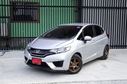 HONDA JAZZ 1.5 SV I-VTEC ABS ปี 2016 479,000 บาท