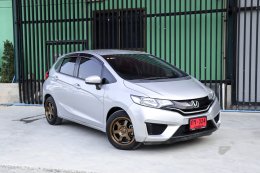 HONDA JAZZ 1.5 SV I-VTEC ABS ปี 2016 479,000 บาท