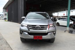 TOYOTA FORTUNER 2.8 V  ปี2016 ราคา989,000บาท