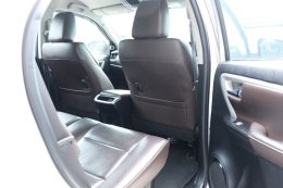 TOYOTA FORTUNER 2.8 V  ปี2016 ราคา989,000บาท