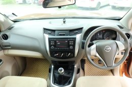 NSSAN NAVARA KINGCAB NP300 2.5 E ( CAMERA ) AB ปี 2016 ราคา 379,000 บาท