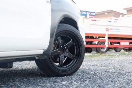 TOYOTA REVO 2.4 ปี 2017 ราคา 479,000 บาท
