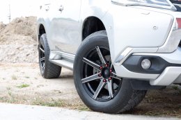 MITSUBISHI PAJERO SPORT GT 2.4 MIVEC NAVI AB ABS ปี 2017 ราคา 919,000 บาท