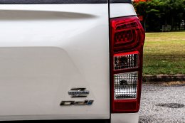 ISUZU D-MAX CAB4 1.9 HI-LANDER STEALTH Z-PRESTIGE MT ปี2019 ราคา749,000บาท