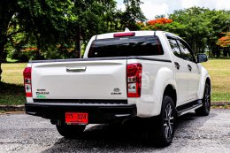 ISUZU D-MAX CAB4 1.9 HI-LANDER STEALTH Z-PRESTIGE MT ปี2019 ราคา749,000บาท