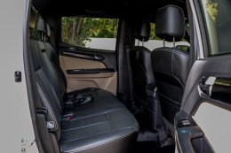 ISUZU D-MAX CAB4 1.9 HI-LANDER STEALTH Z-PRESTIGE MT ปี2019 ราคา749,000บาท
