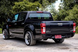 ISUZU D-MAX CAB4 2.5 HI-LANDER Z MT VGS ปี2014 ราคา529,000บาท