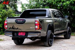 TOYOTA HILUX REVO DUAL CAB 2.8  ROCCO 4WD AT ปี2021 ราคา989,000บาท