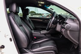 HONDA CIVIC FK 1.5 TURBO CVT HATCH ปี2017 ราคา 959,000บาท