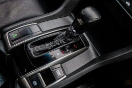 HONDA CIVIC FK 1.5 TURBO CVT HATCH ปี2017 ราคา 959,000บาท