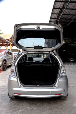 HONDA JAZZ 1.3 HYBRID CVT ปี2013 ราคา359,000บาท