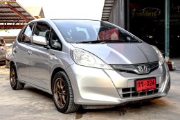HONDA JAZZ 1.3 HYBRID CVT ปี2013 ราคา359,000บาท