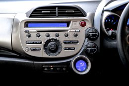 HONDA JAZZ 1.3 HYBRID CVT ปี2013 ราคา359,000บาท