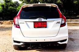 HONDA JAZZ 1.5 RS I-VTEC ปี2018 ราคา599,000บาท
