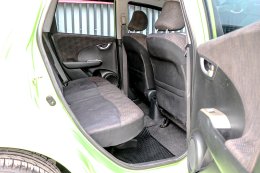 HONDA JAZZ 1.3 HYBRID ปี2013  ราคา 389,000บาท