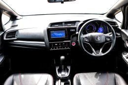 HONDA JAZZ 1.5 RS I-VTEC CVT HATCH ปี2017ราคา599,000 บาท