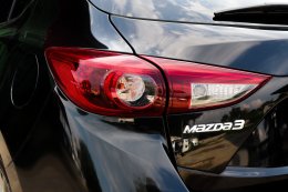MAZDA 3 2.0 SP SPORTS AT HATCH ปี2018 ราคา649,000บาท