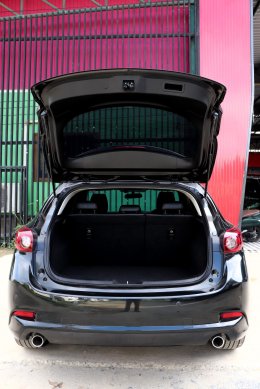 MAZDA 3 2.0 SP SPORTS AT HATCH ปี2018 ราคา649,000บาท