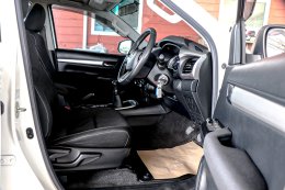 TOYOTA HILUX REVO DUAL CAB 2.4 PRERUNNER E PLUS MT ปี2018 ราคา679,000บาท