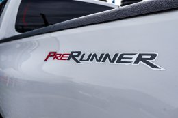TOYOTA HILUX REVO DUAL CAB 2.4 PRERUNNER E PLUS MT ปี2018 ราคา679,000บาท