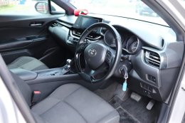 TOYOTA C-HR 1.8 ปี 2018 ราคา 679,000 บาท