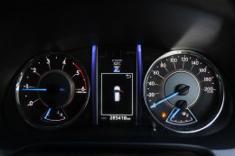 TOYOTA FOGTUNER2.4 V AT(NAVI) ปี2016 ราคา1,090,000บาท