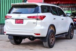 TOYOTA FOGTUNER2.4 V AT(NAVI) ปี2016 ราคา1,090,000บาท