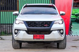 TOYOTA FOGTUNER2.4 V AT(NAVI) ปี2016 ราคา1,090,000บาท