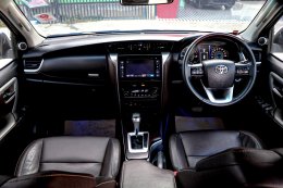 TOYOTA FOGTUNER2.4 V AT(NAVI) ปี2016 ราคา1,090,000บาท