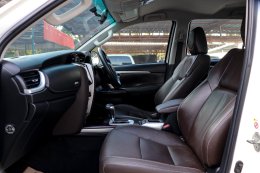 TOYOTA FOGTUNER2.4 V AT(NAVI) ปี2016 ราคา1,090,000บาท