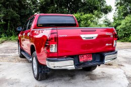 TOYOTA HILUX REVOปี2018 ราคา899,000บาท